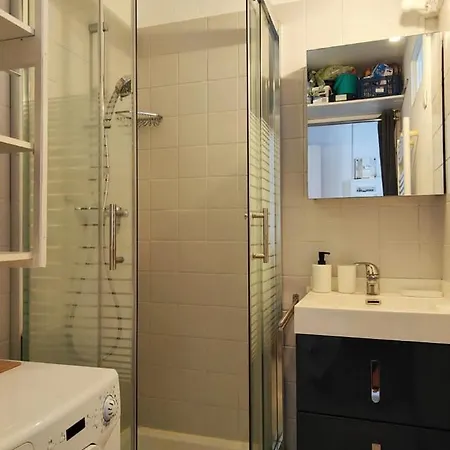 Appartement à 50 Mètres De La *